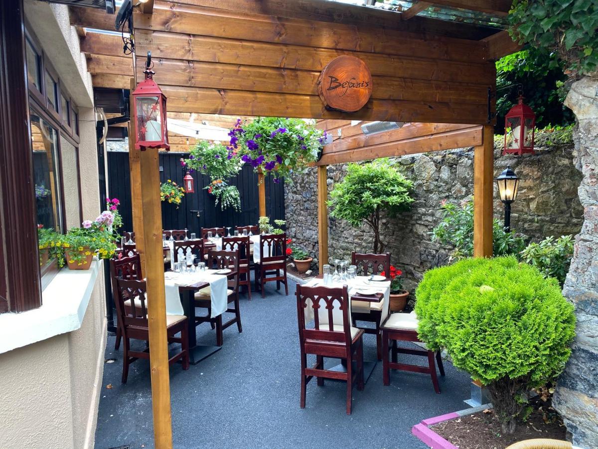 Befani'S Mediterranean Restaurant & Townhouse คลอนเมล ภายนอก รูปภาพ